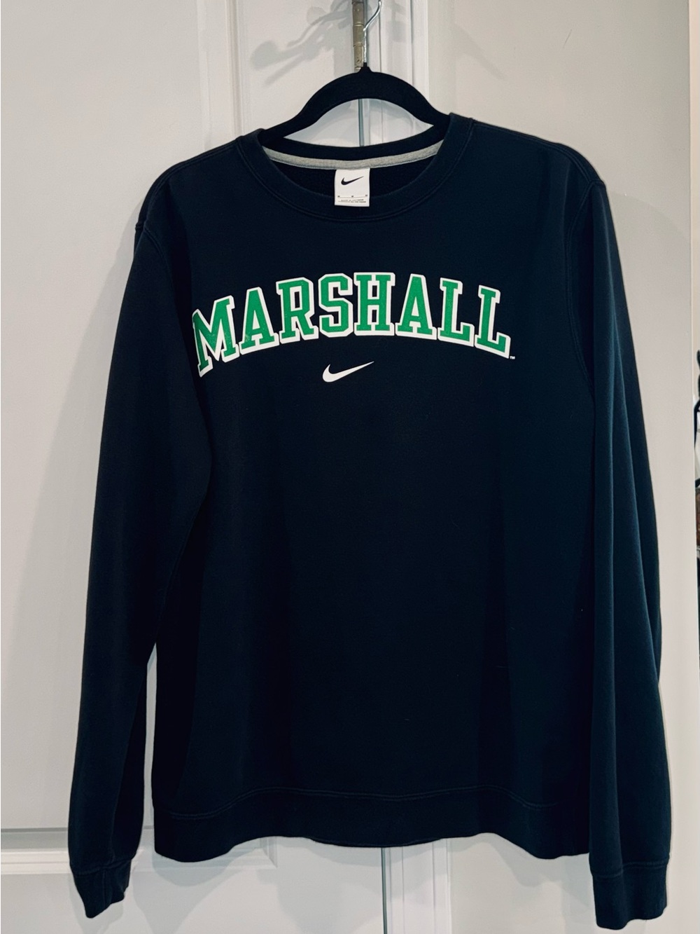 Nike Marshall Black Crewneck Sweatshirt size M